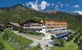 Luftaufnahme: Hotel Niedermair in Partschins, Südtirol