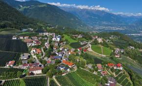 Luftfoto von Völlan bei Meran, Südtirol